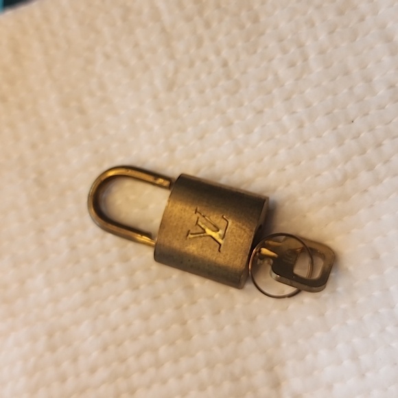LV Lock and Key #311 (Item D) - Picture 2 of 2